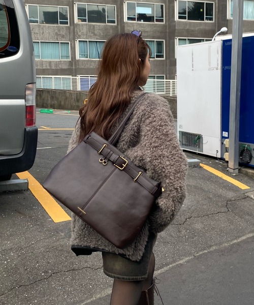 RAY CASSIN（レイカズン）の「【A4対応】ベルト付トートバッグ（トートバッグ・レディース・ブラウン/ブラック/ベージュ・FREE）」の4枚目の写真