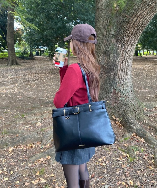 RAY CASSIN（レイカズン）の「【A4対応】ベルト付トートバッグ（トートバッグ・レディース・ブラウン/ブラック/ベージュ・FREE）」の9枚目の写真