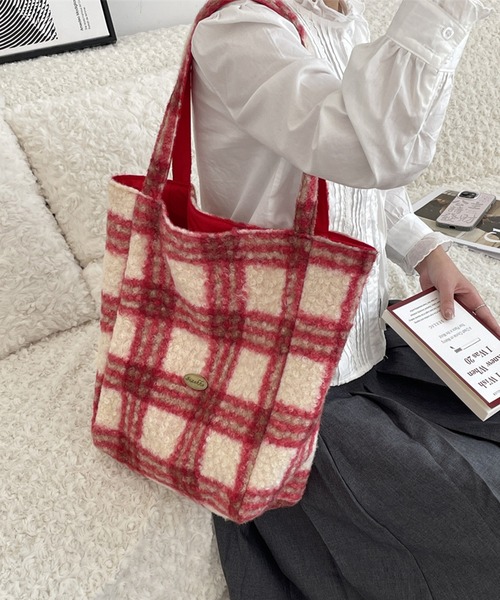 IRADOWL(アイラドール)の「ボア素材マルチ柄トートバッグ(トートバッグ・レディース・B/A/C/D/E・FREE)」の2枚目の写真