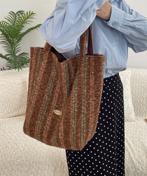 IRADOWL(アイラドール)の「ボア素材マルチ柄トートバッグ(トートバッグ・レディース・B/A/C/D/E・FREE)」の5枚目の写真