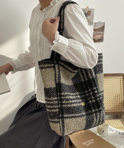 IRADOWL(アイラドール)の「ボア素材マルチ柄トートバッグ(トートバッグ・レディース・B/A/C/D/E・FREE)」の18枚目の写真