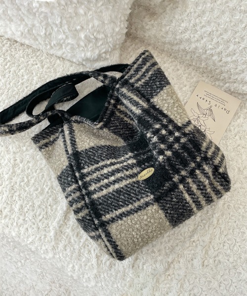IRADOWL(アイラドール)の「ボア素材マルチ柄トートバッグ(トートバッグ・レディース・B/A/C/D/E・FREE)」の15枚目の写真