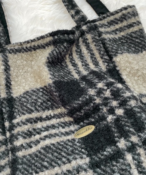 IRADOWL(アイラドール)の「ボア素材マルチ柄トートバッグ(トートバッグ・レディース・B/A/C/D/E・FREE)」の14枚目の写真