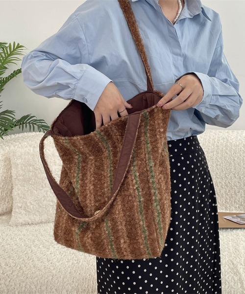 IRADOWL(アイラドール)の「ボア素材マルチ柄トートバッグ(トートバッグ・レディース・B/A/C/D/E・FREE)」の10枚目の写真