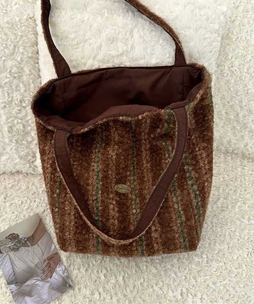 IRADOWL(アイラドール)の「ボア素材マルチ柄トートバッグ(トートバッグ・レディース・B/A/C/D/E・FREE)」の7枚目の写真