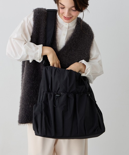 Rosemadame(ローズマダム)の「マザーズバッグ ショルダー 大容量|軽量 12ポケット 保温保冷 肩ラク設計(楽ショルPlus)(ショルダーバッグ・レディース・ライトグリーン/グレー/ブラック・FREE)」の9枚目の写真