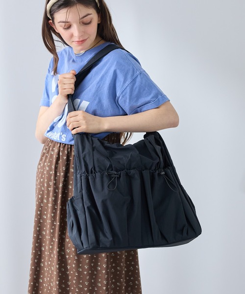 Rosemadame(ローズマダム)の「マザーズバッグ ショルダー 大容量|軽量 12ポケット 保温保冷 肩ラク設計(楽ショルPlus)(ショルダーバッグ・レディース・ライトグリーン/グレー/ブラック・FREE)」の10枚目の写真