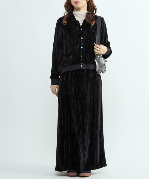 CONVERSE TOKYO（コンバーストウキョウ）の「VELOR ASYMMETRY FLARE SKIRT（スカート・レディース・ブルー/ブラック・FREE）」の9枚目の写真