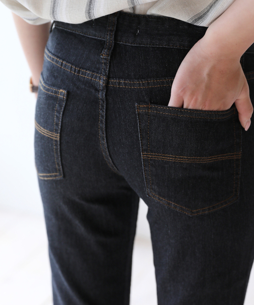 BBAEBBAE(ペッペ)の「シックブラックテンションスパン日付デニムパンツ(デニムパンツ・レディース・ブラック・SMALL/MEDIUM/LARGE/X-LARGE/XXX-LARGE)」の3枚目の写真