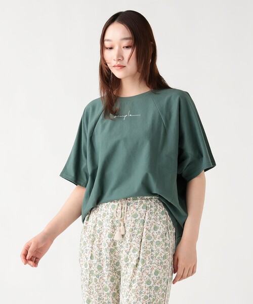 BEAMS HEART(ビームスハート)の「【8/13値下げ】シンプル 刺繍 Tシャツ(Tシャツ/カットソー・レディース・グリーン系その他/ブルー系その他/オフホワイト/チャコールグレー・FREE)」の1枚目の写真