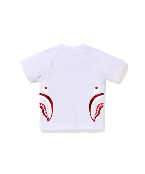A BATHING APE（アベイシングエイプ）の「COLOR CAMO SIDE SHARK TEE（Tシャツ/カットソー・キッズ・ブラック×パープル/ブラック×ブルー/ブラック×レッド/ホワイト×レッド/ホワイト×パープル/ホワイト×ネイビー・120/90/110/100/130/140）」の7枚目の写真