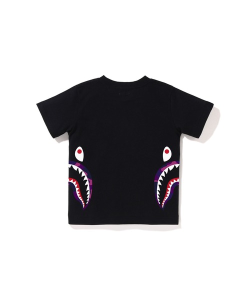A BATHING APE（アベイシングエイプ）の「COLOR CAMO SIDE SHARK TEE（Tシャツ/カットソー・キッズ・ブラック×パープル/ブラック×ブルー/ブラック×レッド/ホワイト×レッド/ホワイト×パープル/ホワイト×ネイビー・120/90/110/100/130/140）」の10枚目の写真