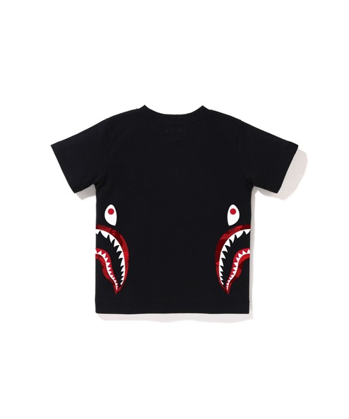A BATHING APE（アベイシングエイプ）の「COLOR CAMO SIDE SHARK TEE（Tシャツ/カットソー・キッズ・ブラック×パープル/ブラック×ブルー/ブラック×レッド/ホワイト×レッド/ホワイト×パープル/ホワイト×ネイビー・120/90/110/100/130/140）」の11枚目の写真
