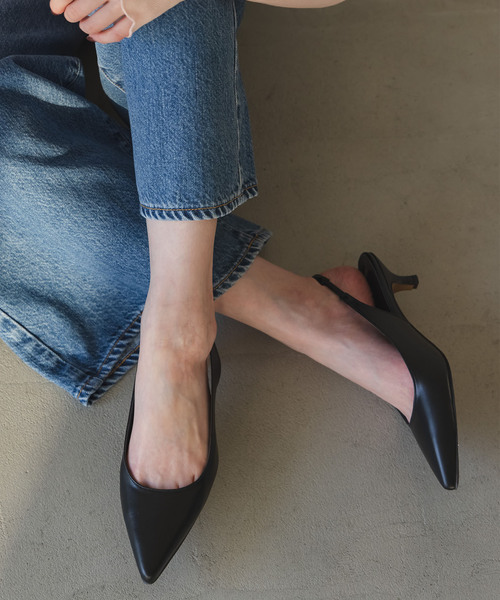 Noble（ノーブル）の「《・NOBLE別注》オリジナルバックストラップヒール（パンプス・レディース・ベージュ/ブラック・22.5cm/23cm/23.5cm/24cm/24.5cm/25cm）」の6枚目の写真