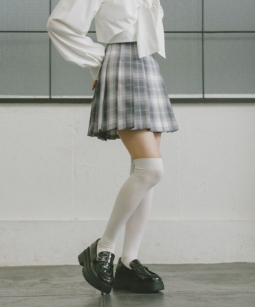 repipi armario(レピピ アルマリオ)の「ハイウエストプリーツスカート(スカート・キッズ・チャコールグレー/ブルー/ブラック・SMALL/MEDIUM/LARGE)」の9枚目の写真