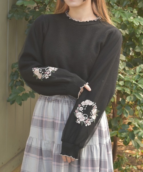 axes femme（アクシーズファム）の「カメリア刺繍チュール袖ニット（ニット/セーター・レディース・ピンク/キナリ/ブラック・FREE）」の7枚目の写真