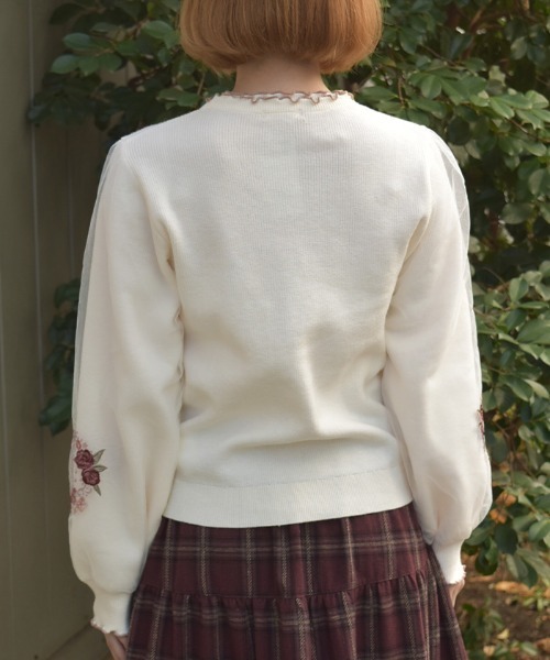 axes femme（アクシーズファム）の「カメリア刺繍チュール袖ニット（ニット/セーター・レディース・ピンク/キナリ/ブラック・FREE）」の11枚目の写真