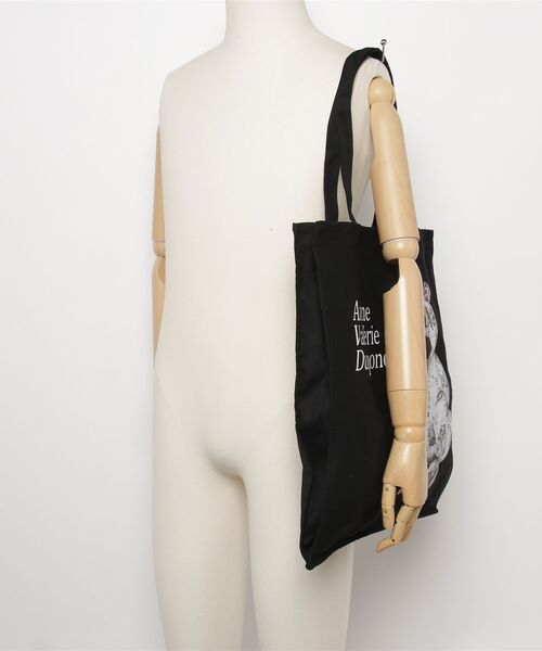 MEDICOM TOY LIFE ENTERTAINMENT（メディコムトイライフエンターテイメント）の「【Anne Valerie Dupond】"Polaire" Tote Bag（トートバッグ・メンズ・ブラック・ONE SIZE）」の7枚目の写真
