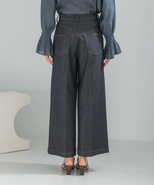 URBAN RESEARCH ROSSO WOMEN(アーバンリサーチ ロッソ)の「ピンタックストレッチワイドデニムパンツ(デニムパンツ・レディース・インディゴブルー・36/38)」の10枚目の写真