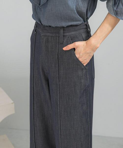 URBAN RESEARCH ROSSO WOMEN(アーバンリサーチ ロッソ)の「ピンタックストレッチワイドデニムパンツ(デニムパンツ・レディース・インディゴブルー・36/38)」の11枚目の写真