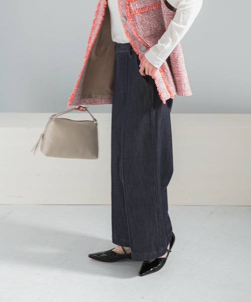 URBAN RESEARCH ROSSO WOMEN（アーバンリサーチ　ロッソ）の「ピンタックストレッチワイドデニムパンツ（デニムパンツ・レディース・インディゴブルー・36/38）」の6枚目の写真