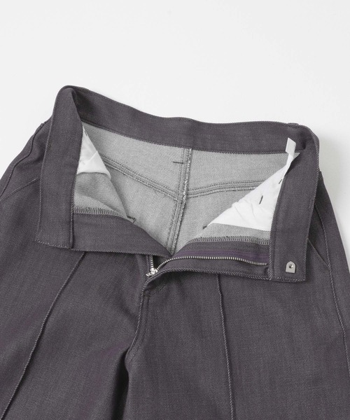 URBAN RESEARCH ROSSO WOMEN（アーバンリサーチ　ロッソ）の「ピンタックストレッチワイドデニムパンツ（デニムパンツ・レディース・インディゴブルー・36/38）」の14枚目の写真