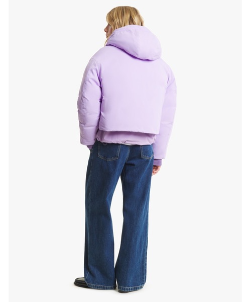 Maison Kitsune（メゾンキツネ）の「FOX HEAD HOODED PUFFER（ダウンジャケット/コート・レディース・ライトパープル・M/XS）」の4枚目の写真