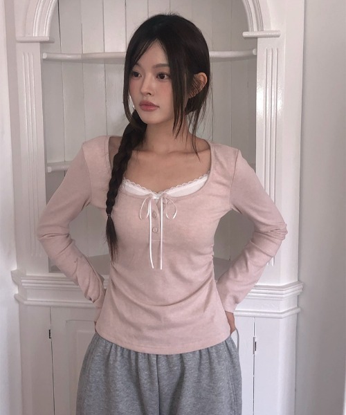 anyonemore（エニワンモア）の「レースレイヤードサイドシャーリングUネックボタンTシャツ（Tシャツ/カットソー・レディース・ピンク/ベージュ・FREE）」の11枚目の写真