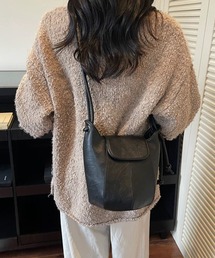 フラップ付き ショルダーバッグ