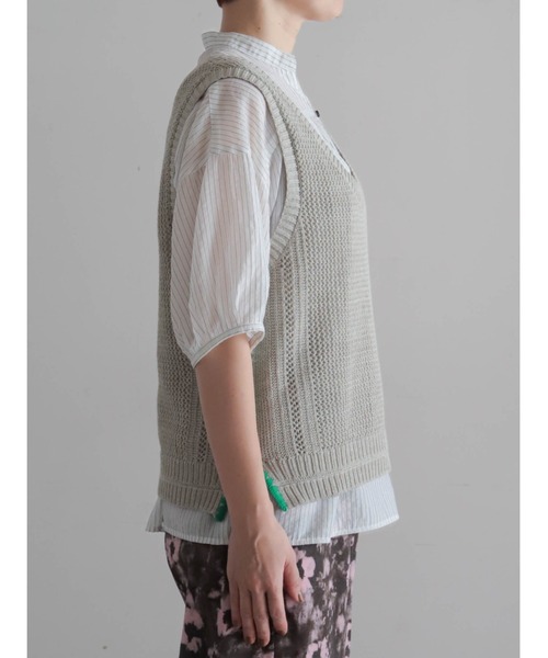 FIL DE FER（フィルデフェール）の「【予約】綿麻透かし編み ライン刺繍ベスト（ベスト・レディース・キナリ/チャコールグレー・FREE）」の18枚目の写真