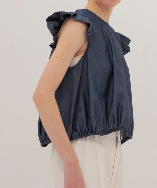 DRESSLAVE(ドレスレイブ)の「raffle bubble blouse(ラッフルバブルブラウス)(シャツ/ブラウス・レディース・ブラック/ネイビー・38)」の4枚目の写真