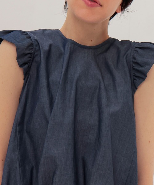 DRESSLAVE(ドレスレイブ)の「raffle bubble blouse(ラッフルバブルブラウス)(シャツ/ブラウス・レディース・ブラック/ネイビー・38)」の6枚目の写真