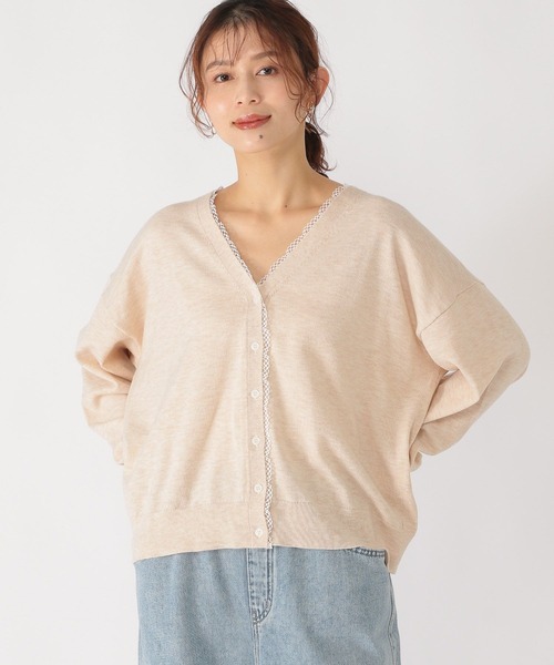 studio CLIP（スタディオクリップ）の「12ゲージレース付きVネックカーディガン（カーディガン/ボレロ・レディース・ライトグレー/ネイビー/アイボリー・FREE）」の2枚目の写真