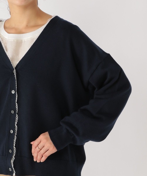 studio CLIP（スタディオクリップ）の「12ゲージレース付きVネックカーディガン（カーディガン/ボレロ・レディース・ライトグレー/ネイビー/アイボリー・FREE）」の20枚目の写真