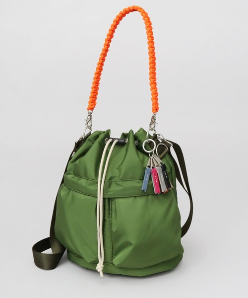 cheek(BAG)(チーク)の「撥水 2WAY ショルダートート 巾着 ヘルメット パフバッグ パディングバッグ(ショルダーバッグ・レディース・ブラック/パープル/ベージュ/グレー/カーキ/アイボリー・FREE)」の15枚目の写真