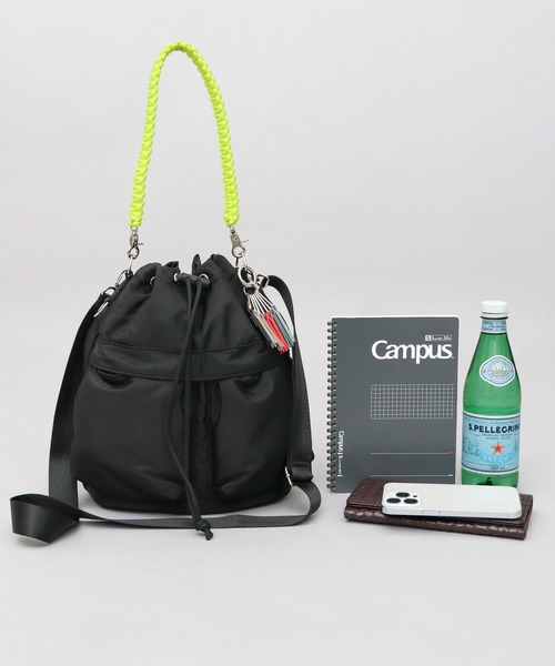 cheek(BAG)(チーク)の「撥水 2WAY ショルダートート 巾着 ヘルメット パフバッグ パディングバッグ(ショルダーバッグ・レディース・ブラック/パープル/ベージュ/グレー/カーキ/アイボリー・FREE)」の22枚目の写真