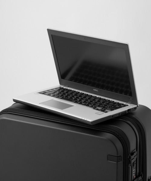 ace.(エース)の「スーツケース トルク エキスパンド キャスターストッパー 15.6インチPC A4 ガーメントケース 63/78L 5-7泊 09092(スーツケース/キャリーバッグ・レディース・ブラック/アッシュグレー・M)」の19枚目の写真
