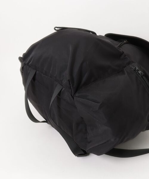 Lee(リー)の「Lee(リー)フラップ ドローコードリュック バックパック/A4対応/PC収納/ユニセックス(バックパック/リュック・レディース・ブラック・FREE)」の6枚目の写真