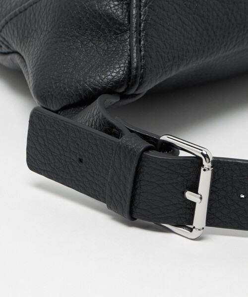 A DAY IN THE LIFE UNITED ARROWS（アデイインザライフユナイテッドアローズ）の「レザーライク ボディバッグ＜A DAY IN THE LIFE＞（ボディバッグ/ウエストポーチ・メンズ・ブラック・FREE）」の6枚目の写真