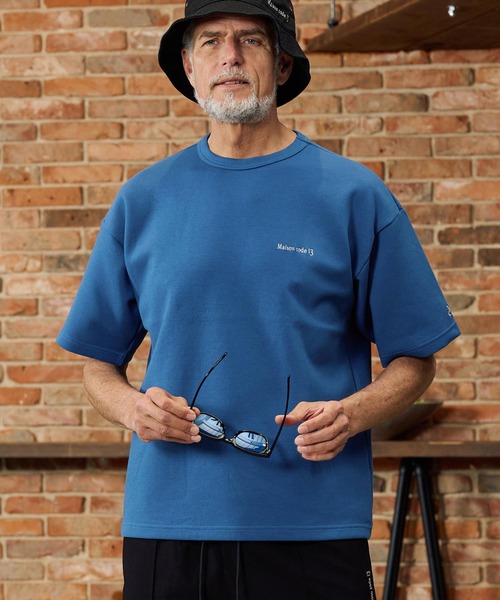 Maison code 13(メゾンコードサーティーン)の「mt10346-cardboard knit tee カットソー(M26S-23)(Tシャツ/カットソー・メンズ・オフホワイト/ブルー/ブラック・S/M/L/XL)」の2枚目の写真