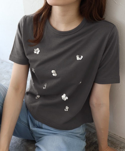 Pierrot(ピエロ)の「フラワービジュープルオーバー(Tシャツ/カットソー・レディース・チャコール/オフホワイト・L/M)」の9枚目の写真