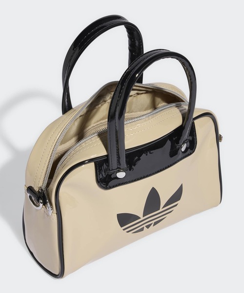 adidas(アディダス)の「adidas/アディダス アディカラー ミニボウリングバッグ 配色 バイカラー パイピング 2way エナメルバッグ 秋 秋服 2026年秋冬(ショルダーバッグ・レディース・ベージュ/ブルー/ブラック/インディゴブルー・FREE)」の7枚目の写真
