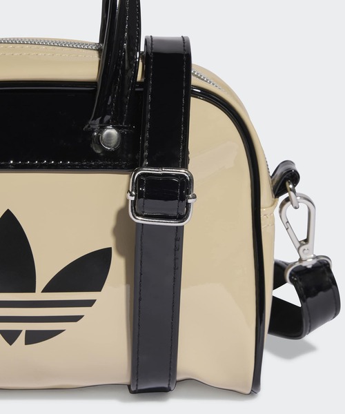 adidas(アディダス)の「adidas/アディダス アディカラー ミニボウリングバッグ 配色 バイカラー パイピング 2way エナメルバッグ 秋 秋服 2026年秋冬(ショルダーバッグ・レディース・ベージュ/ブルー/ブラック/インディゴブルー・FREE)」の8枚目の写真