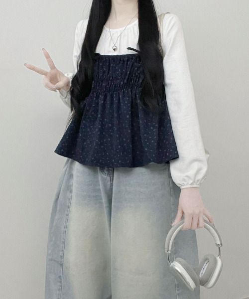 VIVID LADY(ビビッドレディー)の「フラワー柄 キャミトップxプルオーバーブラウス アンサンブル(アンサンブル・レディース・ネイビー/ベージュ/ブラック・FREE)」の5枚目の写真