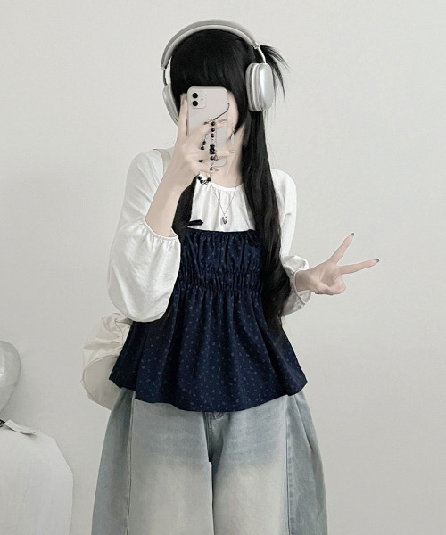 VIVID LADY(ビビッドレディー)の「フラワー柄 キャミトップxプルオーバーブラウス アンサンブル(アンサンブル・レディース・ネイビー/ベージュ/ブラック・FREE)」の8枚目の写真