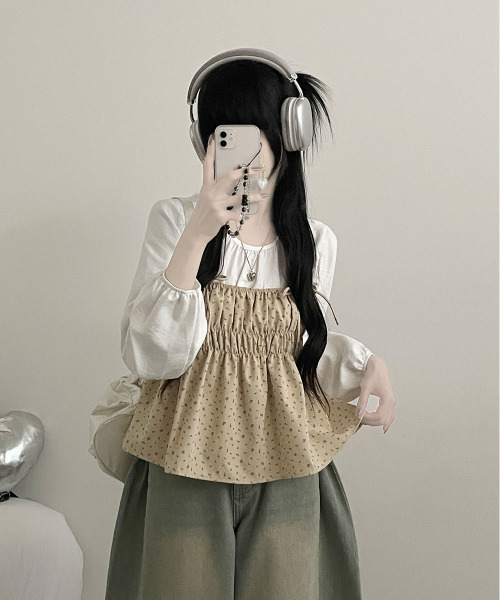 VIVID LADY(ビビッドレディー)の「フラワー柄 キャミトップxプルオーバーブラウス アンサンブル(アンサンブル・レディース・ネイビー/ベージュ/ブラック・FREE)」の15枚目の写真