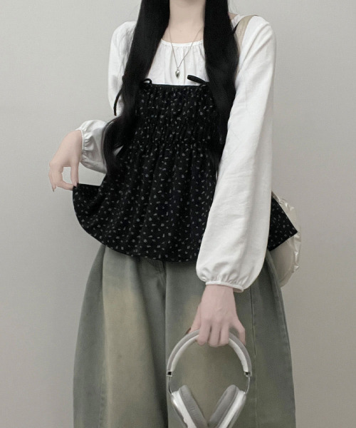 VIVID LADY(ビビッドレディー)の「フラワー柄 キャミトップxプルオーバーブラウス アンサンブル(アンサンブル・レディース・ネイビー/ベージュ/ブラック・FREE)」の17枚目の写真