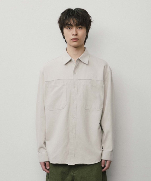 WMC(ダブリューエムシー)の「ダブルポケットワークシャツ_IVORY(シャツ/ブラウス・メンズ・アイボリー・L/M/XL)」の1枚目の写真