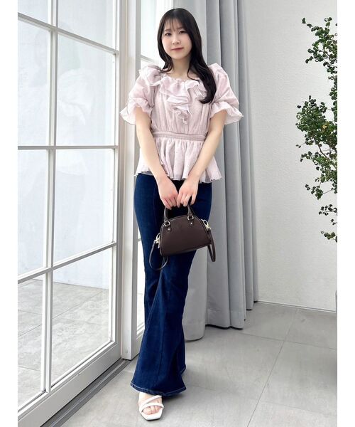 dazzlin(ダズリン)の「スイッチングフレアデニムパンツ(デニムパンツ・レディース・ブルー/インディゴブルー・LARGE/MEDIUM/SMALL)」の3枚目の写真