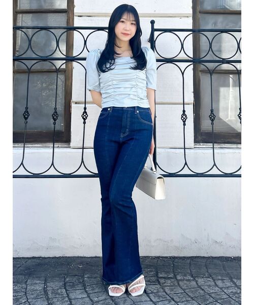 dazzlin(ダズリン)の「スイッチングフレアデニムパンツ(デニムパンツ・レディース・ブルー/インディゴブルー・LARGE/MEDIUM/SMALL)」の8枚目の写真